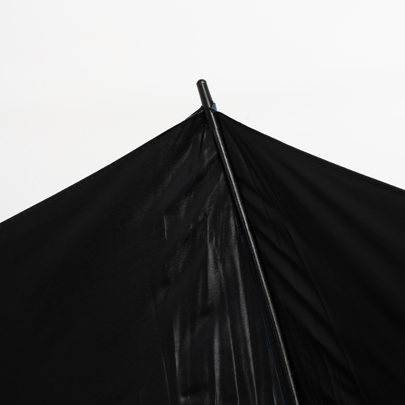 UV‑Protective Golf Umbrella With Solid Outer Canopy And Black Glue Lining